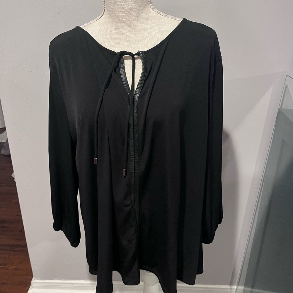 Liz Claiborne 3X black top